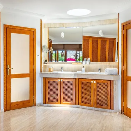 Gran Tauro Villa